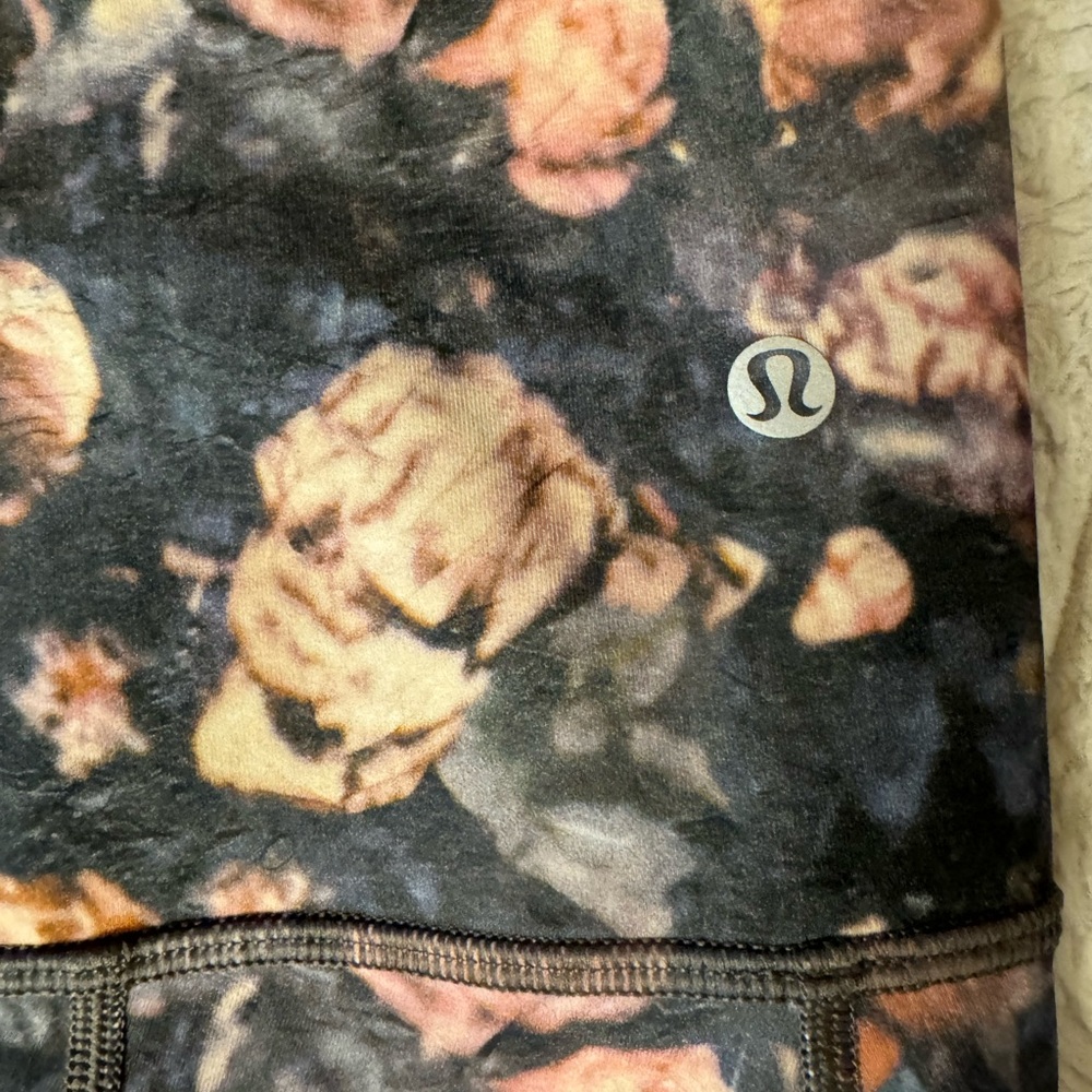 Lululemon cropped pants